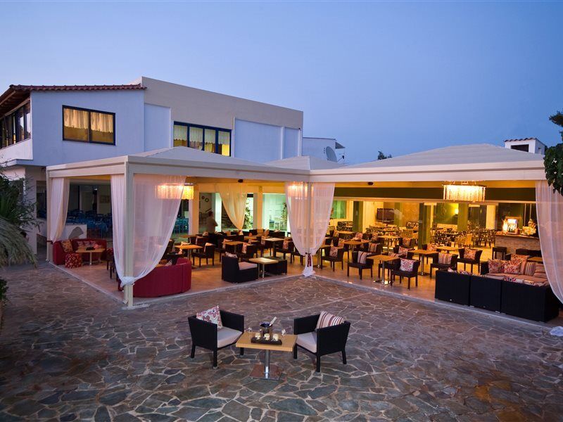 Venus Beach Hotel Bungalows Неа-Стира Экстерьер фото